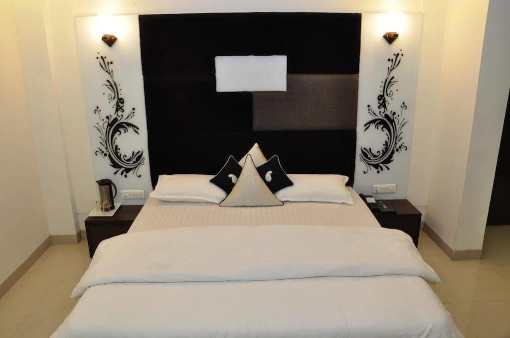 Hotel The Kamta อัครา ภายนอก รูปภาพ